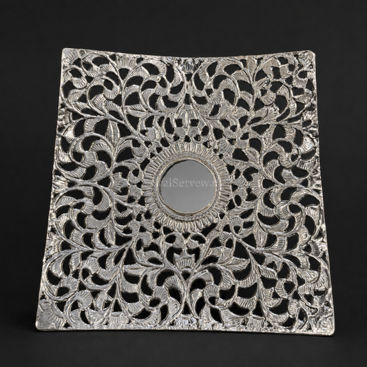 Square cutwork tray