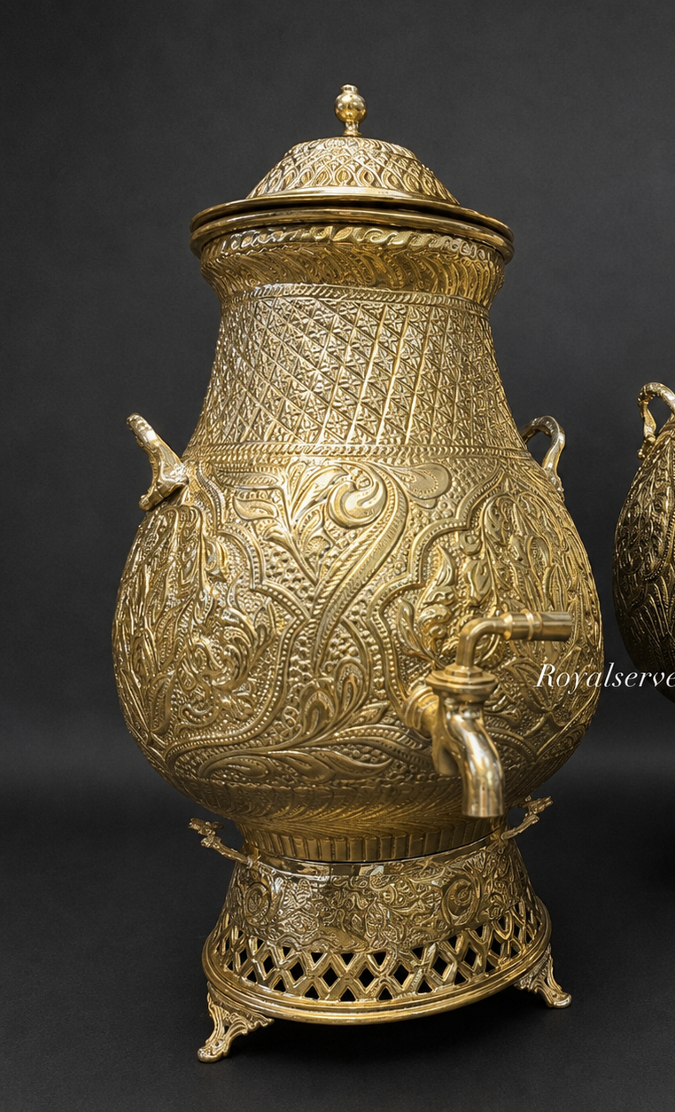 Tea dispenser 2.0 golden brass