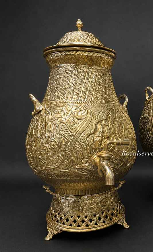 Tea dispenser 2.0 golden brass