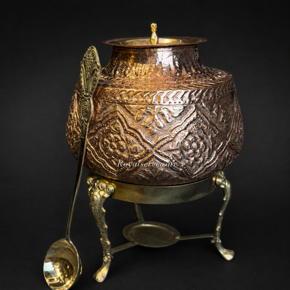 Medium copper daig with spoon