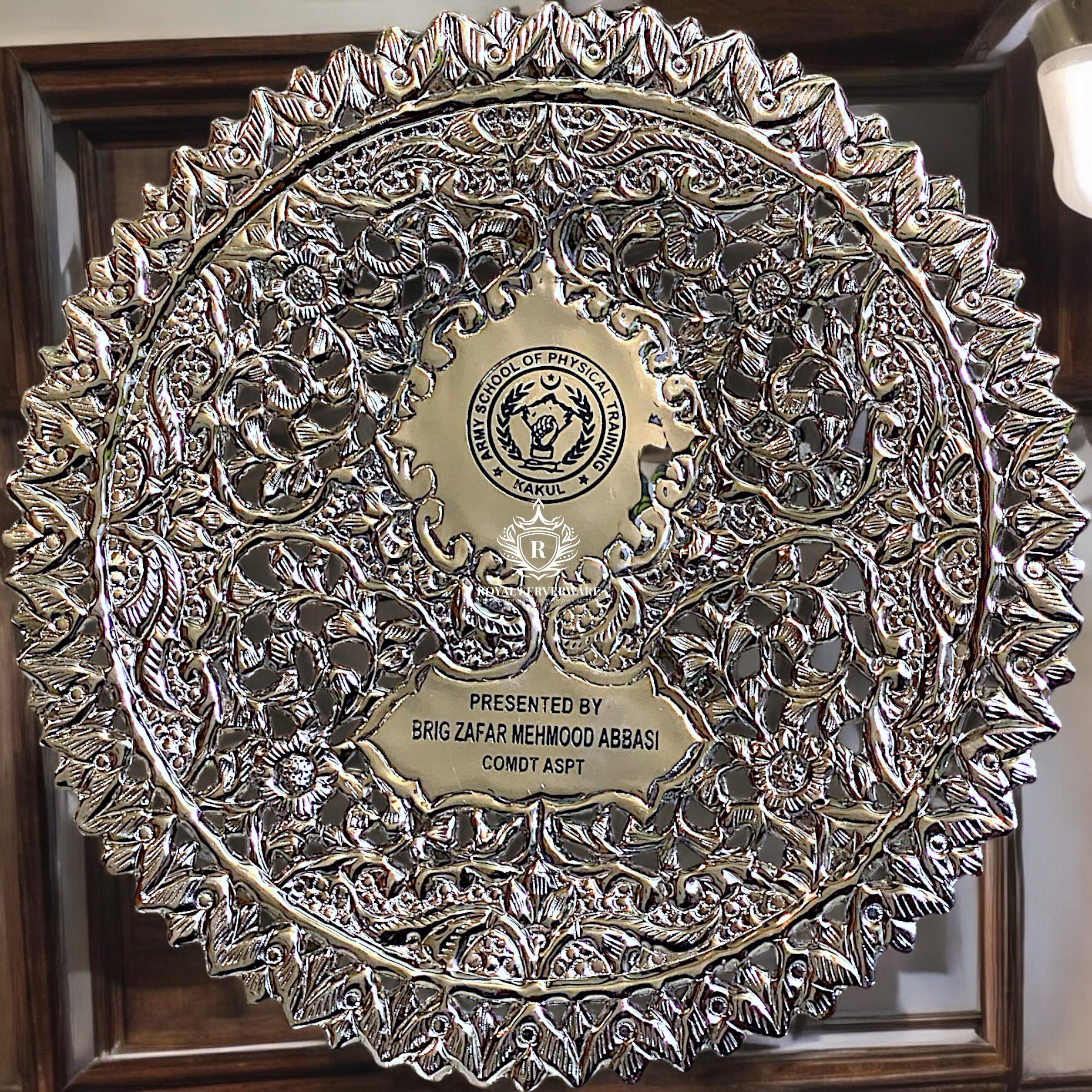 img_6232 Brass shield - Image 1